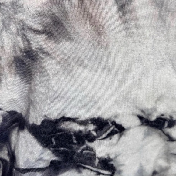 Acemi Tie Dye Cold Shoulder Top Women’s Medium Black Gray Flowy Trendy - Picture 3 of 3